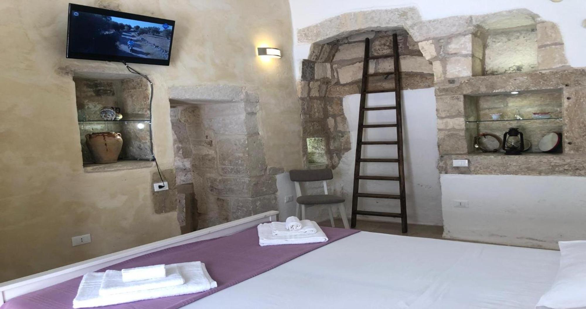 Odegos Monolocali Vico Sant'Antonio Villa Carpignano Salentino Ngoại thất bức ảnh